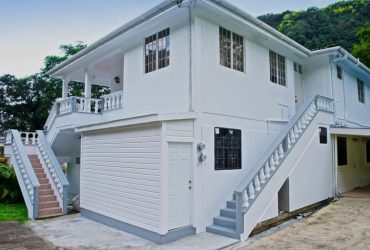 3 bedrooms, 2 baths top floor in Copthall