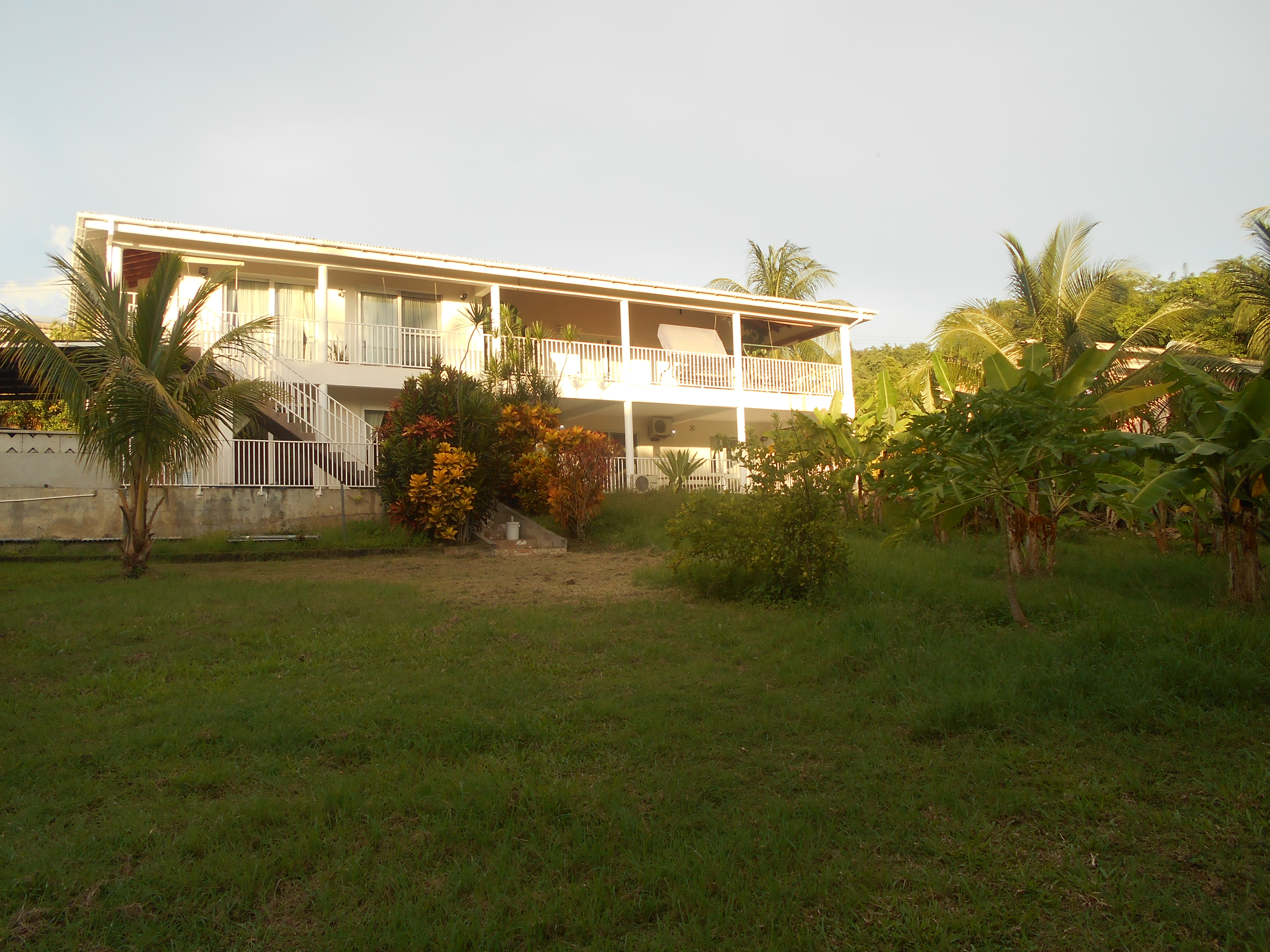 4 bedrooms, 3 baths ground floor apt