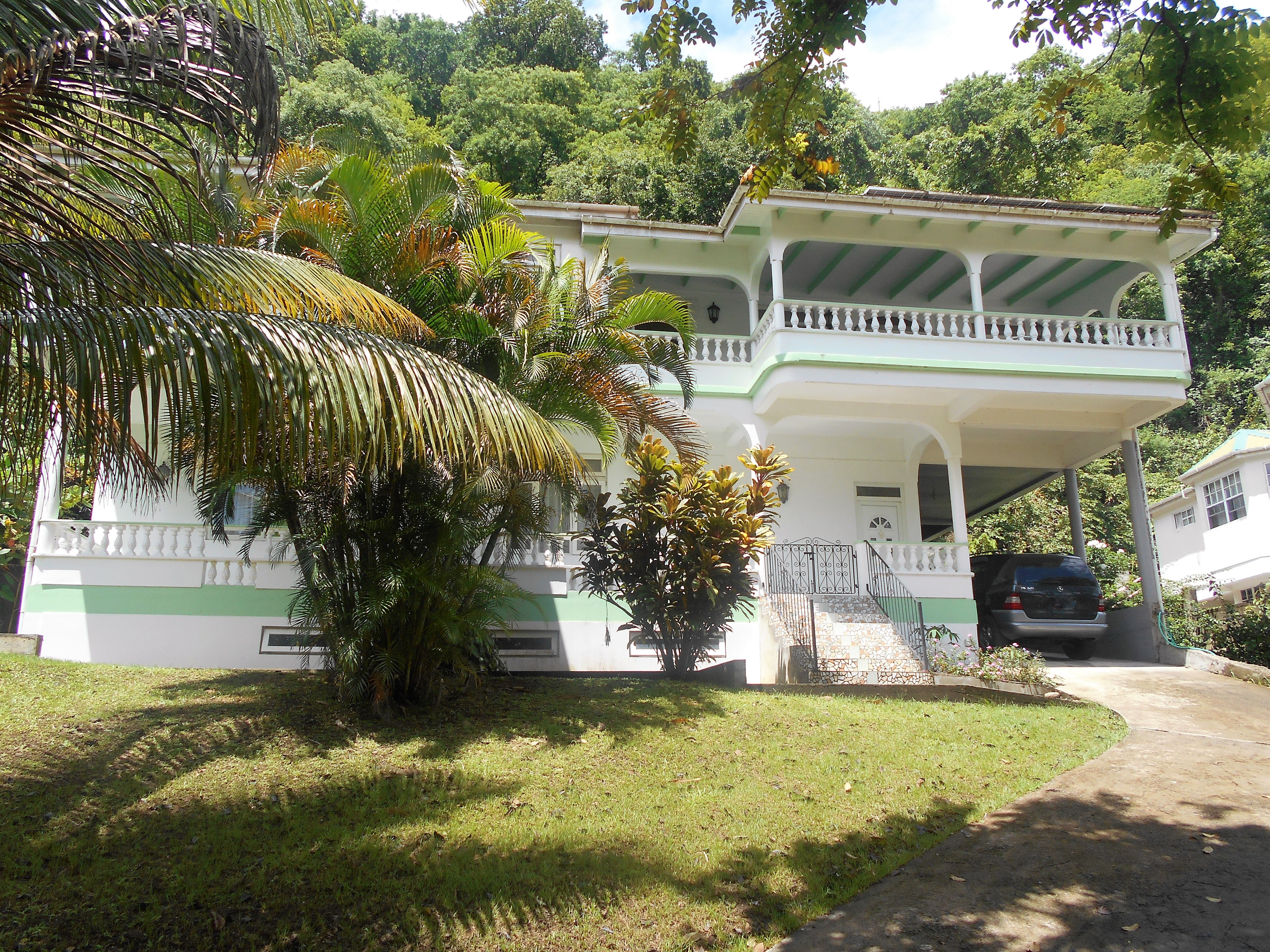 Beautiful Family home in Lower Morne Daniel