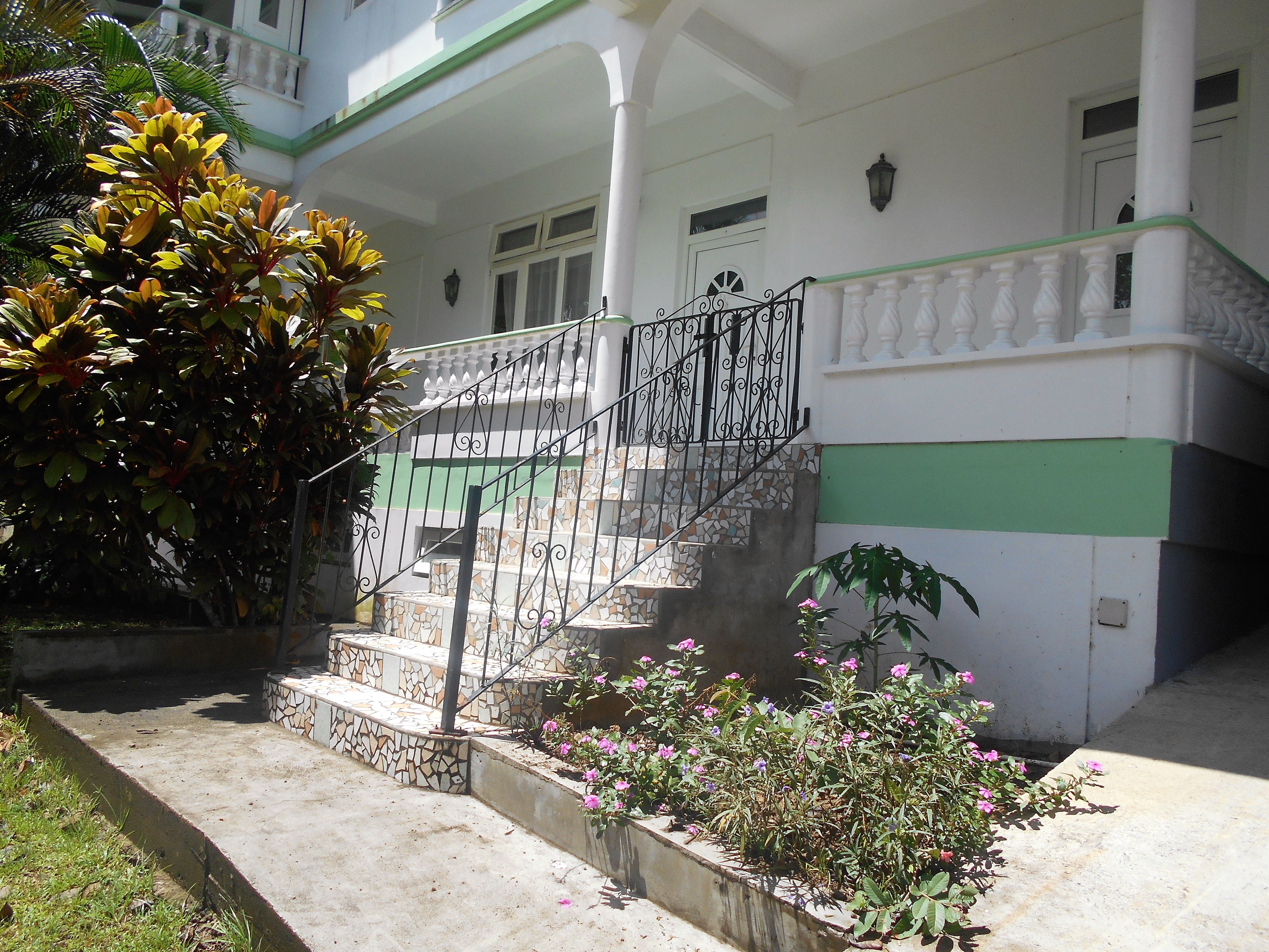 Beautiful Family home in Lower Morne Daniel